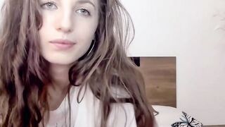 Hot Amateur Girl Shows Off Her Pussy For Tokens - Camgirl POV
