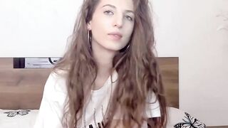 Hot Amateur Girl Shows Off Her Pussy For Tokens - Camgirl POV