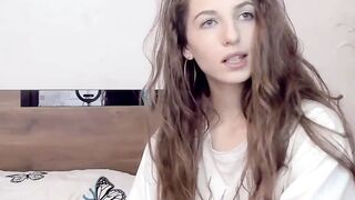 Hot Amateur Girl Shows Off Her Pussy For Tokens - Camgirl POV