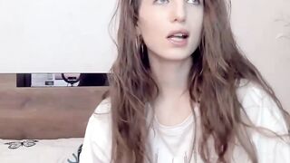 Hot Amateur Girl Shows Off Her Pussy For Tokens - Camgirl POV