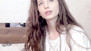 Hot Amateur Girl Shows Off Her Pussy For Tokens - Camgirl POV
