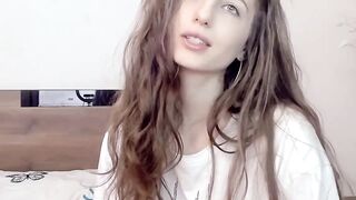 Hot Amateur Girl Shows Off Her Pussy For Tokens - Camgirl POV