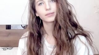 Hot Amateur Girl Shows Off Her Pussy For Tokens - Camgirl POV