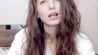 Hot Amateur Girl Shows Off Her Pussy For Tokens - Camgirl POV