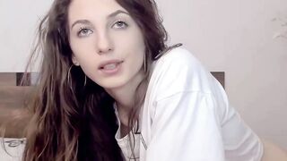 Hot Amateur Girl Shows Off Her Pussy For Tokens - Camgirl POV