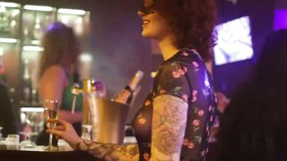 Les Amis D'une Nuit - Girl-on-girl Lesbian Orgy with Hot Blonde Babes