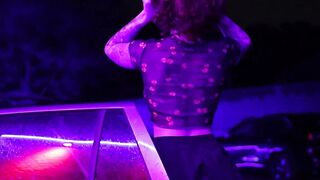 Les Amis D'une Nuit - Girl-on-girl Lesbian Orgy with Hot Blonde Babes