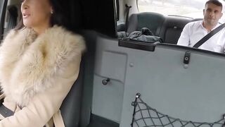 Sluty Taxi Driver - Back Seat Ride Gone Wild! (Zuzana Kubikova) [Exclusive]