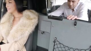 Sluty Taxi Driver - Back Seat Ride Gone Wild! (Zuzana Kubikova) [Exclusive]