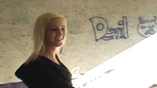Beautiful Babe Enjoys Deep Anal Penetration