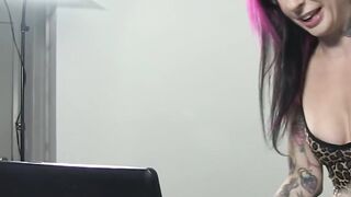 Tatted Ghetto Bitch Joanna Vaga Rides A Monster Dick - Hardcore Sex