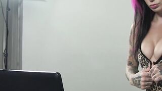 Tatted Ghetto Bitch Joanna Vaga Rides A Monster Dick - Hardcore Sex