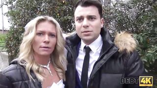 DEBT4k. La sposa ceca Claudia Macc scopata davanti al suo