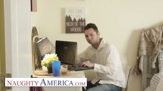 Sexsual America - Samantha Reigns has a sweet vagina and