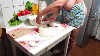 Chubby cougar cooks pies and fucks with a wooden pestle