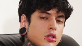 Tattooed Hunk Jerking Off His Thick Dick - Close-Up POV