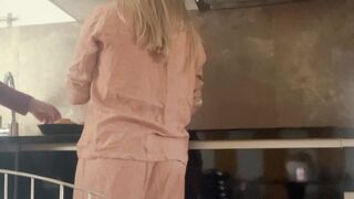 Wet & Wild Morning Blowjob - Wife Serves Up A Sloppy Facial