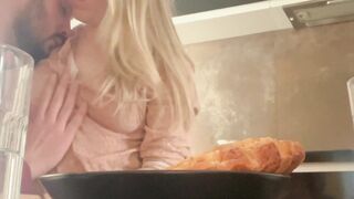 Wet & Wild Morning Blowjob - Wife Serves Up A Sloppy Facial
