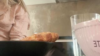Wet & Wild Morning Blowjob - Wife Serves Up A Sloppy Facial
