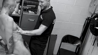 Thieves Get Their Just Deserts - Police Office Dominates Criminal In Roleplay