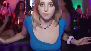 Blondie Bombshell Babes - Deep Pussy Slamming with Lucia Foxxx