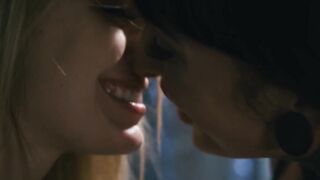 Scarlet Fever & Jessica Lynn - Girl-on-girl Scissoring Action