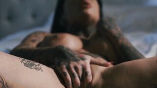 Scarlet Fever & Jessica Lynn - Girl-on-girl Scissoring Action