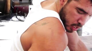 Muscle Bear" - Bareback Fuckfest with Hunks Chris Connor & Cain O'Connor
