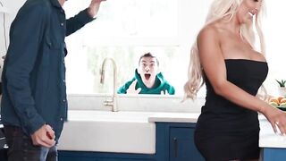 Haylee Hale's Big Dick Contractor - Hardcore Porn Parody
