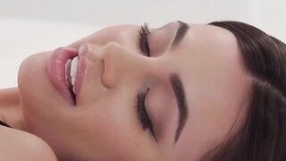 Anal Freak Out - Hot MILF with Big Ass Gives Wild Ride to Hunk's Dick