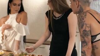 Group Sex Party - Swinger Orgy with Blondes & Brunettes