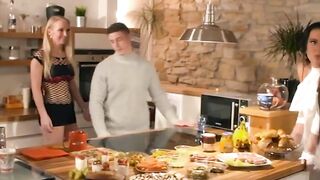 Group Sex Party - Swinger Orgy with Blondes & Brunettes