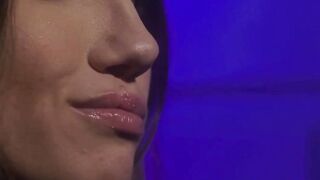 Leaning Lavong - Erotic VR Experience