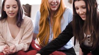Teenage Curves - Older Woman Teaches women How to Pleasure A Man