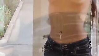 Bubble Butt Bombshell JYNX MAZE Fucks On The Floor With Huge Load