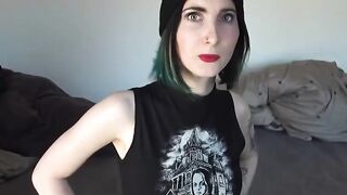Teenage Landlady Offers Rent in Exchange For Sex - Teens Gone Wild