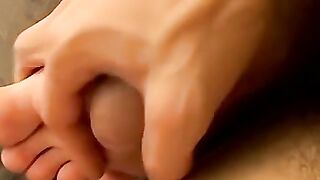 Foot Fetish Goddess - Sole Worship with Footjob & Toe-Sucking