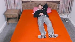 Amateur Masturbation Queen - Phone Vibrator Orgasm