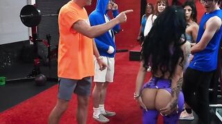 Public Gym Bangers - Sneak Peek into Sex in Public Places