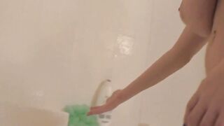 Tessie-Foxx's Morning Routine with Water Play & Masturbation