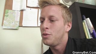 Bae office woman into pantyhose ride his huge penis