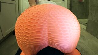 OILED PAWG GETS SEX TOY AND ANAL BEADS UP CLOSE |