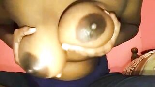 Sri Lankan Ashawari Sucking Off Melons - දෙවෙනි ඉනිම නිදි නේනා