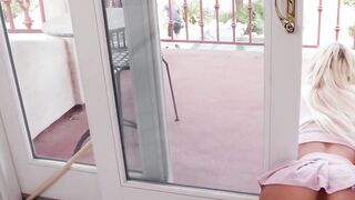 Obsessed Hottie Britnee Kayes Gets Her Ass Fucked By Giant Dick - POV
