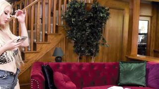 Sexy Stepsister Skyler Voss Fucks her Perverted Older Bro in Hot Sister-Brother Scenario
