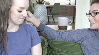 Petite Cutie Sharing Pussies With Milf - Older Woman Teaches women
