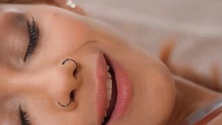 Veronika Leal - Erotic Footjob & Facial in High-Heeled Shoes