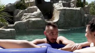 Hot MILF Liz Jordan Fucks Herself With A Big Black Toy And Invites You To Watch
