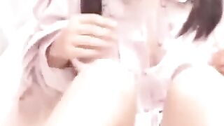 JP WebCam - Amateur Japanese Babe Shows Off Her Sexual Skills