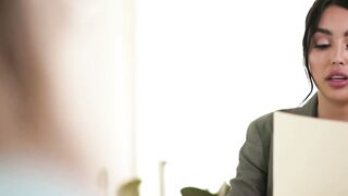 Kaylee Gunner's Office Gets A Visit From Sex-Starved Attorney Vanessa Skye